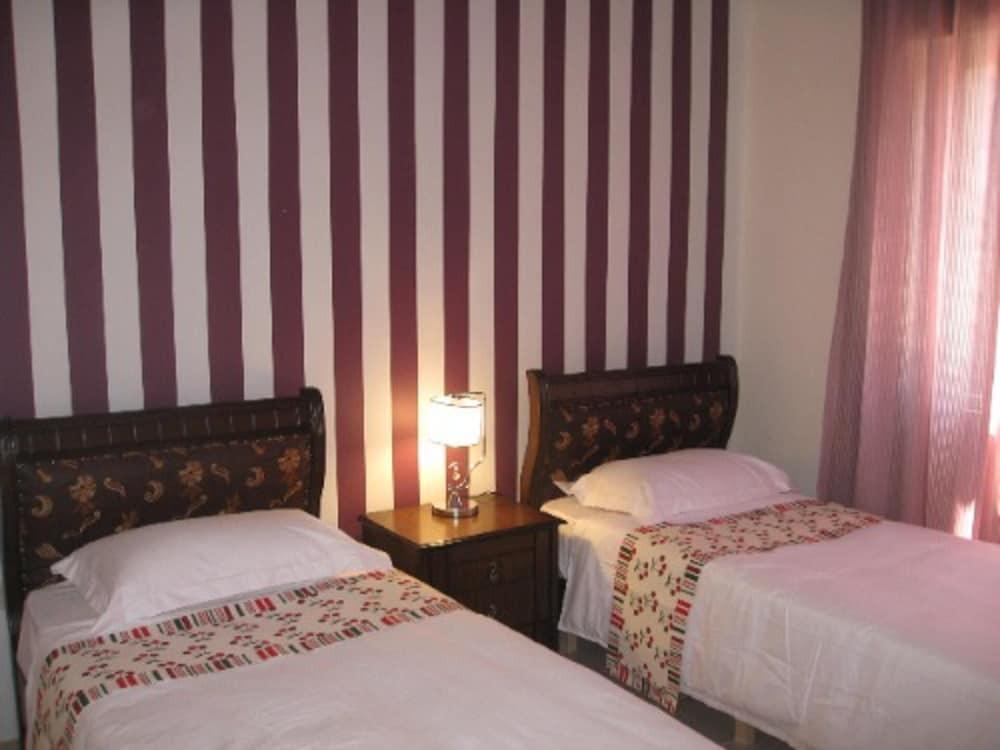 Амман: Impeccable 2-bed Apartment in Amman