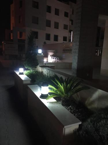 Амман: SAK Hotel Suites