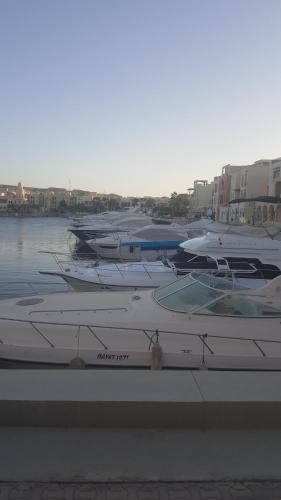 Акаба: Sea View Apartment at Tala Bay Resort in Aqaba