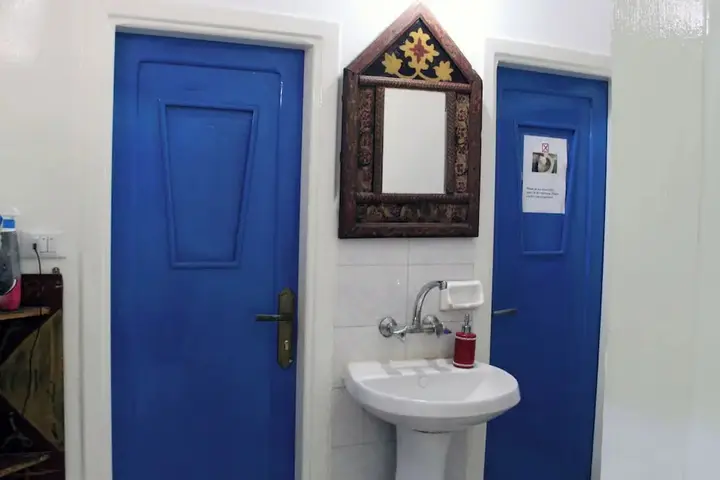 Солт: The Blue House Gerasa