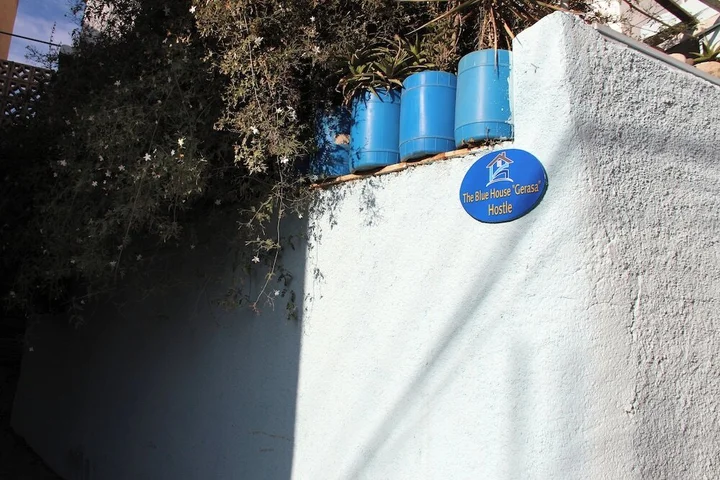 Солт: The Blue House Gerasa