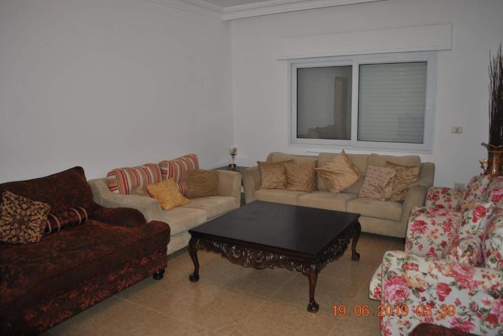 Мадаба: Luxurious and spacious 3 Bedrooms in Madaba, Jordan