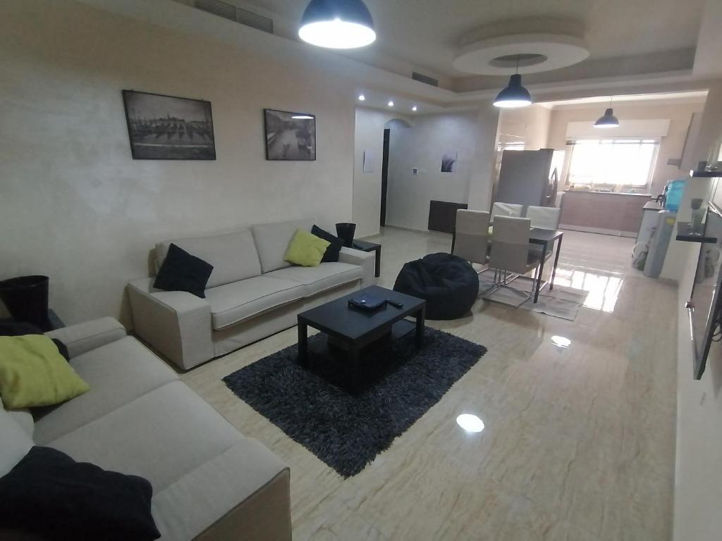 Амман: Dair Ghbar 2-bedrooms unit