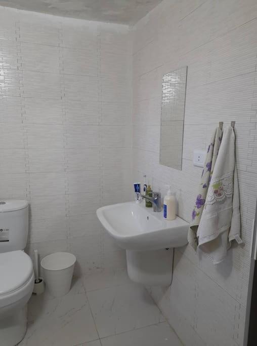 Амман: Cozy 2 bedrooms apartment in Jabal Lwebdeh