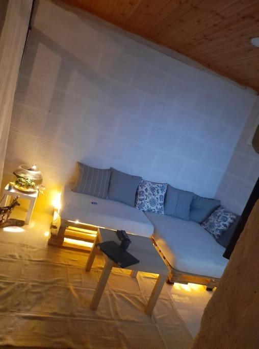 Амман: Cozy 2 bedrooms apartment in Jabal Lwebdeh