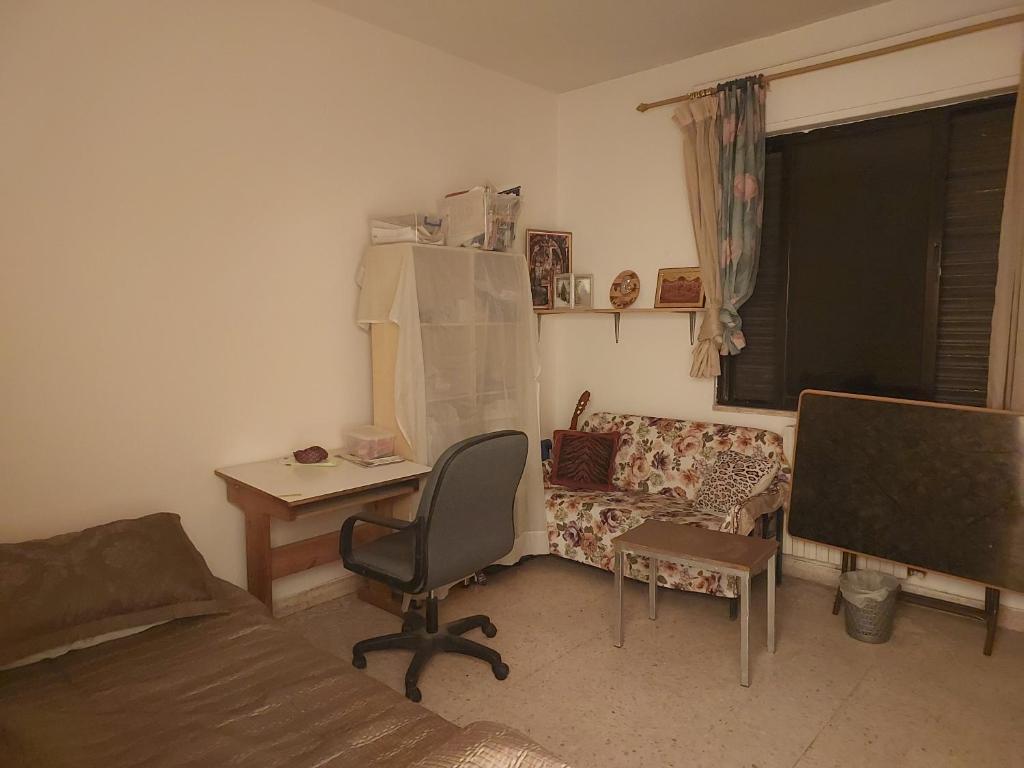 Амман: A central 1 bedroom in Jabal AlWeibdeh
