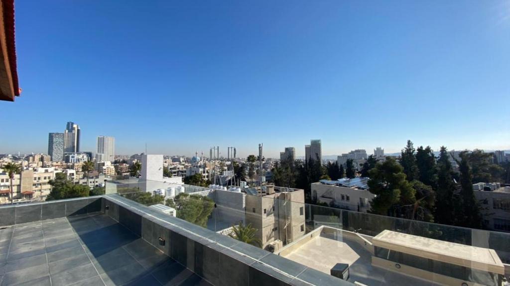 Амман: New Roof Top 2BR Jabal Amman 4th Circle