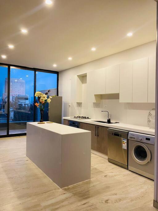 Амман: New Roof Top 2BR Jabal Amman 4th Circle