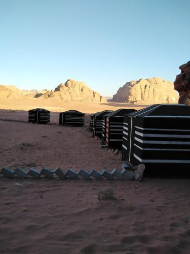 Вади-Рум: Wadi Rum White Mountain Camp