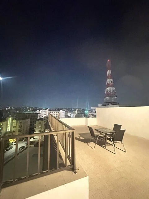 Амман: Cozy Rooftop Near Al Services 24
