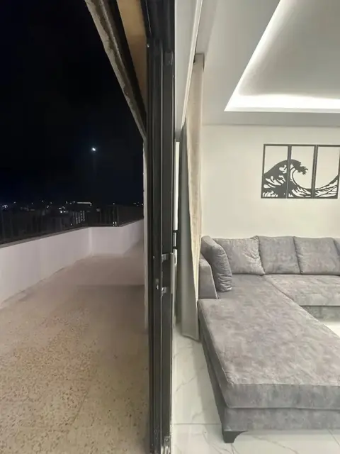 Амман: Cozy Rooftop Near Al Services 24
