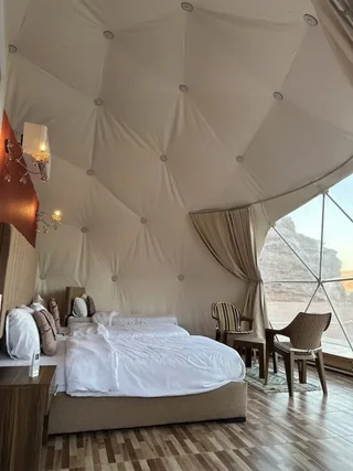 Вади-Рум: Luxury purple bubble tents