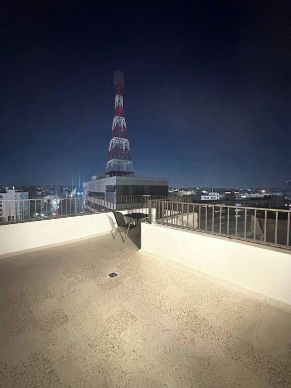 Амман: Cozy and Tranquil Rooftop Near Al Services 23