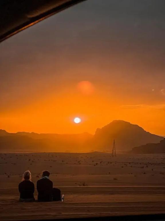 Вади-Рум: Moon life in Wadi Rum