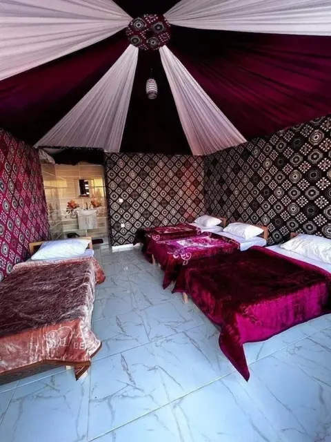 Вади-Рум: Wadi rum boutique camp & jeep tour