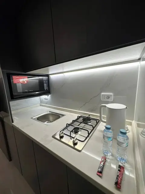 Амман: Modern Apartment In Abdoun-amman