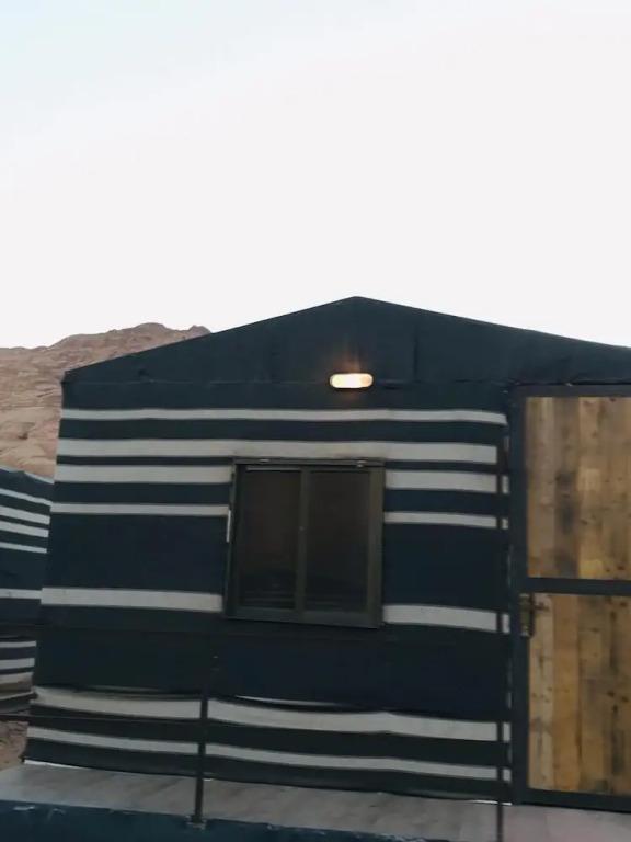 Вади-Рум: Oryx camp