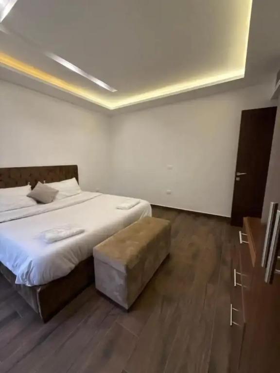 Амман: 3bedroom Apart Deir Ghbar JRE