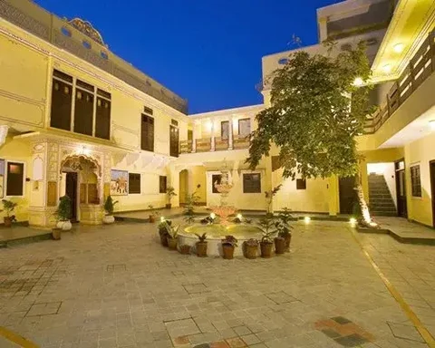 Джайпур: Hotel Karma Haveli