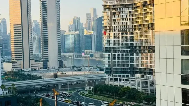 Дубай: Executive Tower B