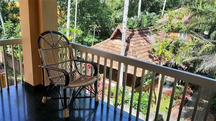 Варкала: Holistic Inn