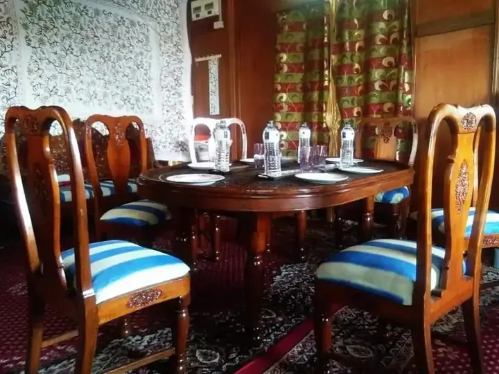 Шринагар: Goona Residency