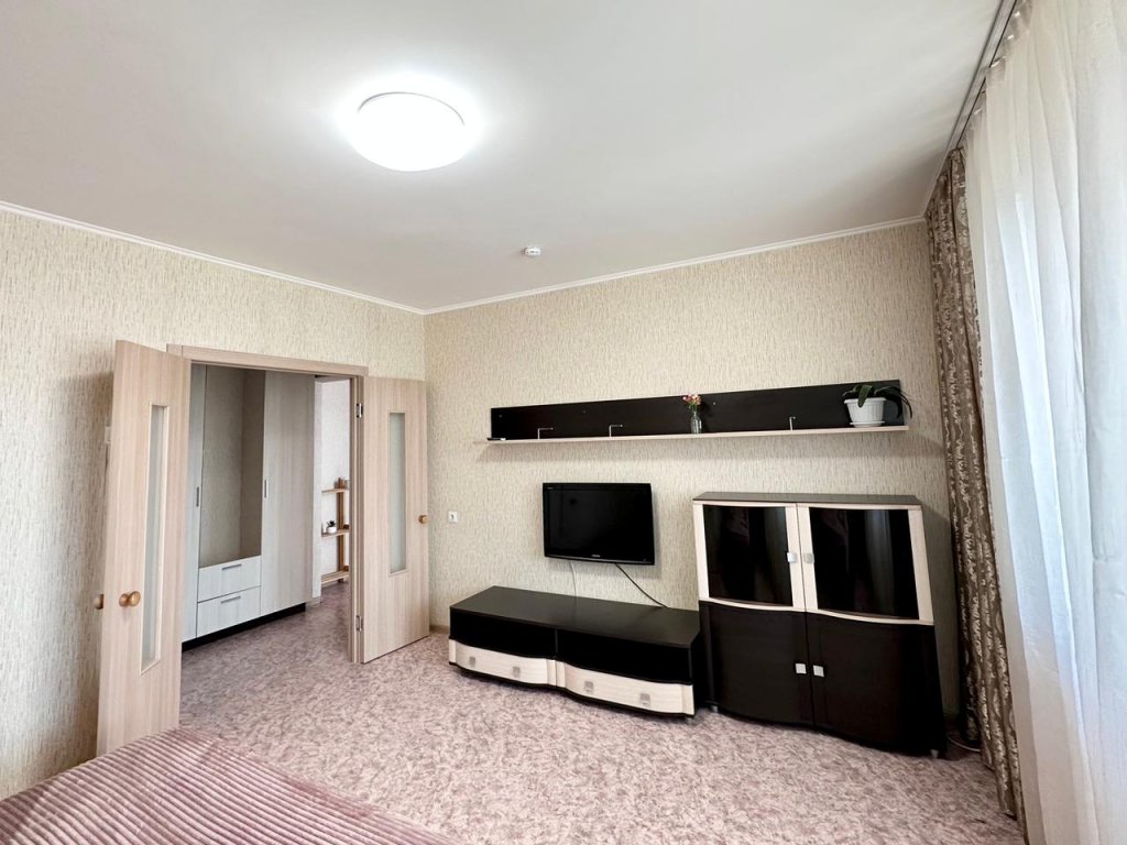 Красноярск: Апартаменты Караульная 82