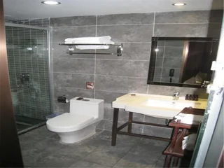 Шэньян: Lohas Xinhua Square