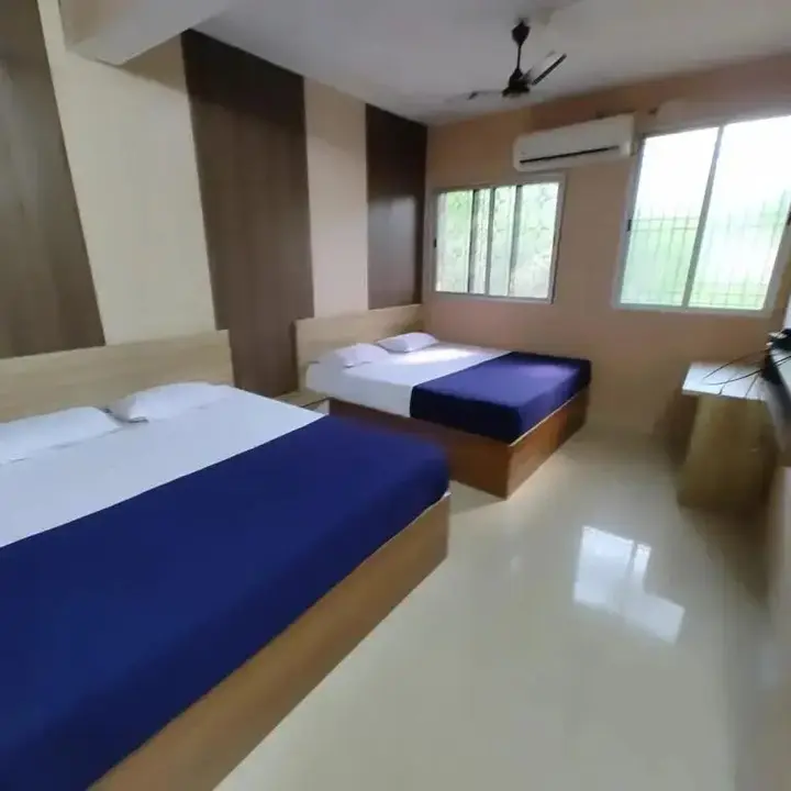 Лонда: Shree Lodge