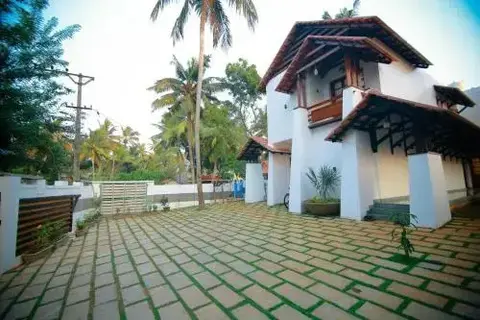 Ковалам: Kavitha Beach Resort
