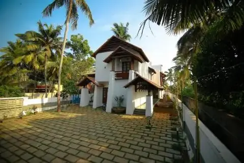 Kavitha Beach Resort — фото 1