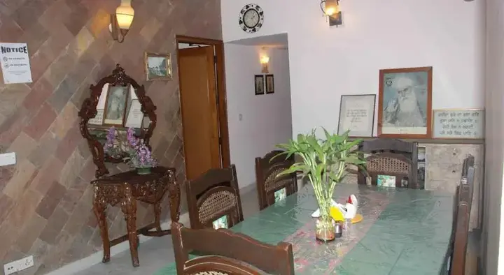 Нью-Дели: Holiday Home Stay