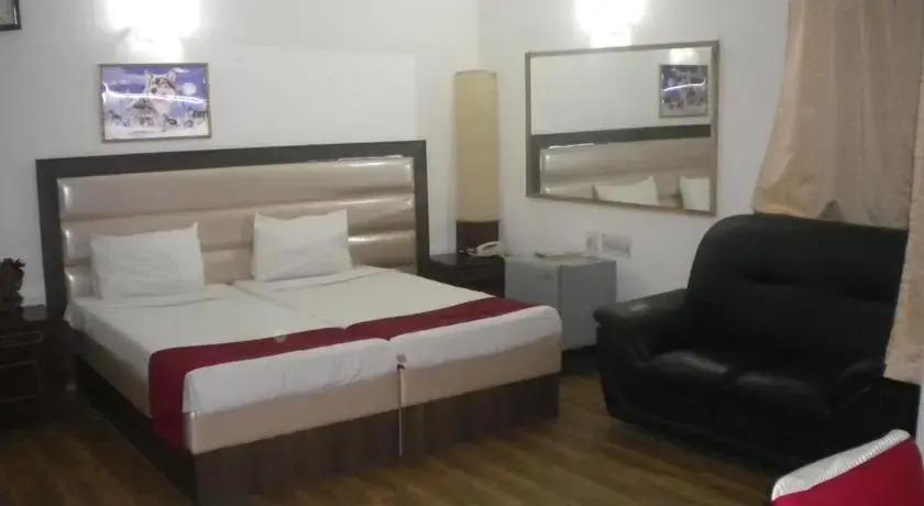 Нью-Дели: Star Woods Inn