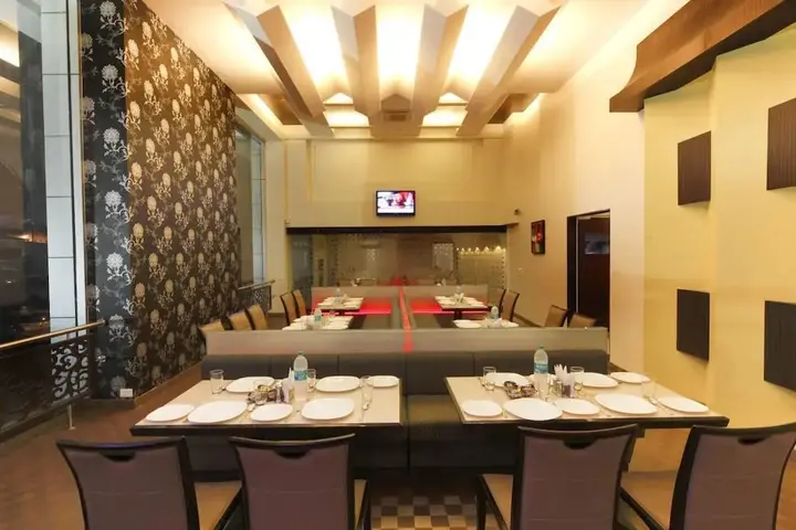 Нашик: OYO Premium Nashik Mumbai Highway