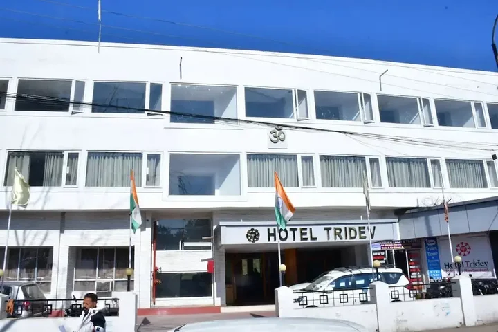 Катра: Hotel Tridev