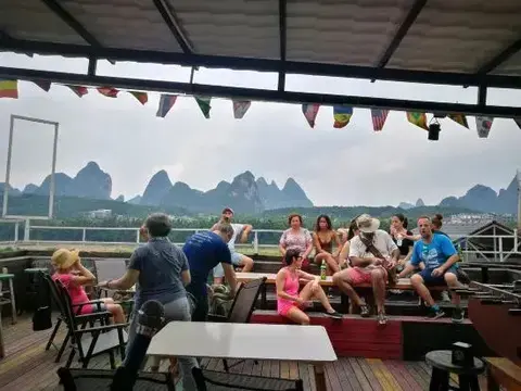 Яншо: Yangshuo Showbiz Youth Hostel