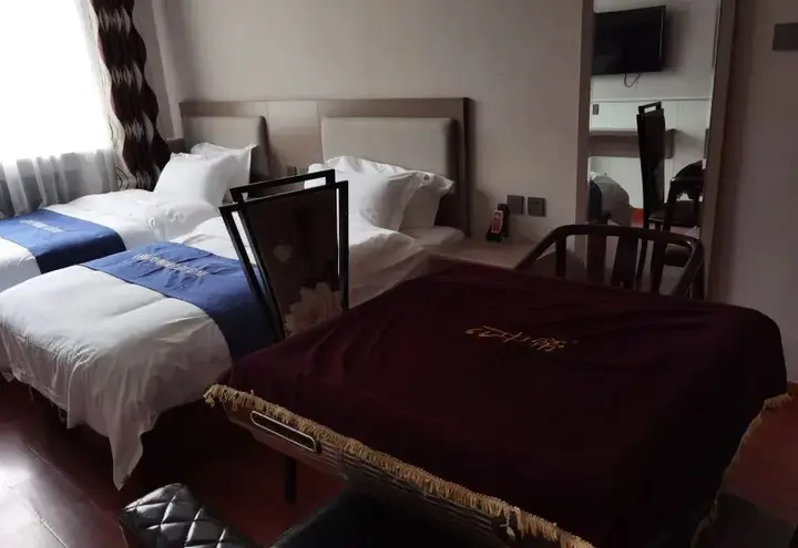 Лянфан: Tianqi Hotel