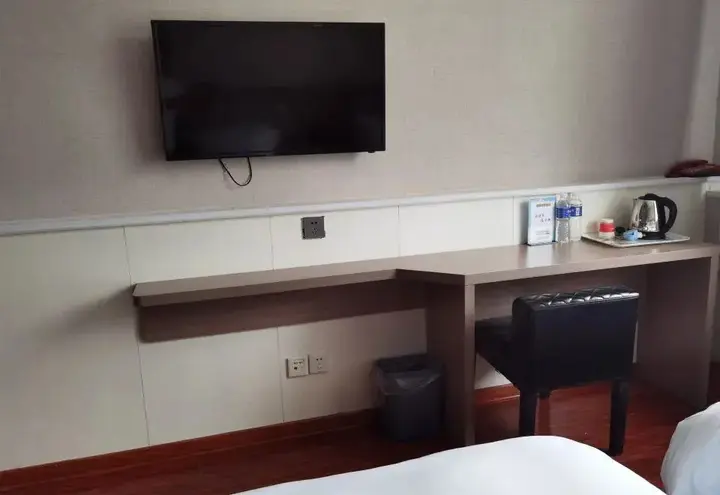 Лянфан: Tianqi Hotel