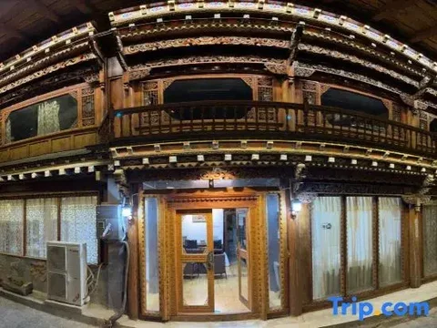Шангри-Ла: Zifengxuan Boutique Inn