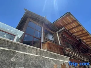 Шангри-Ла: Zifengxuan Boutique Inn