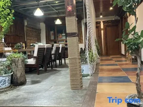 Шангри-Ла: Zifengxuan Boutique Inn