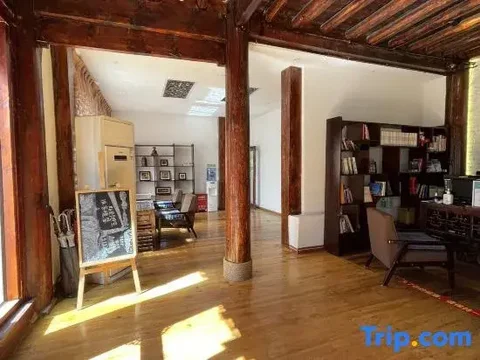 Шангри-Ла: Zifengxuan Boutique Inn