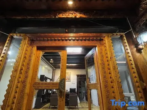 Шангри-Ла: Zifengxuan Boutique Inn