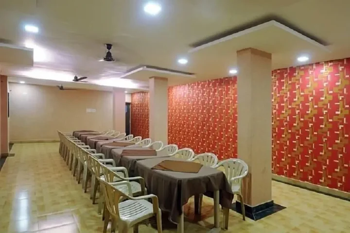 Нерал: Hotel Sarika