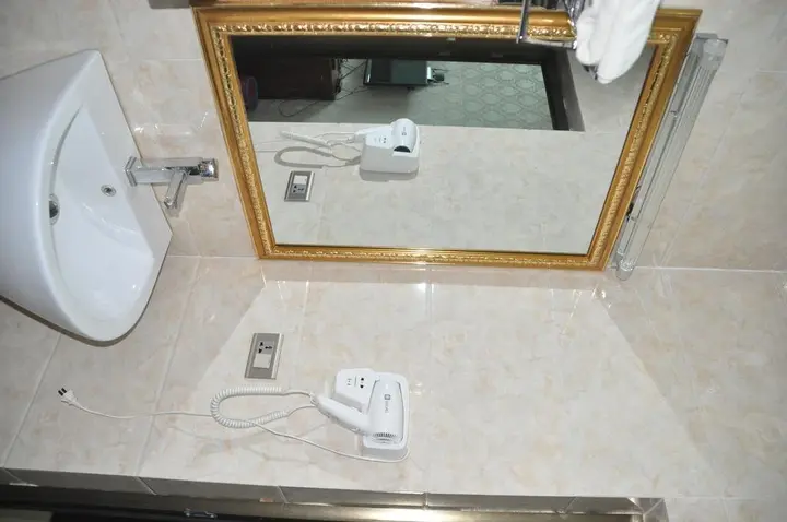 Цюйцзин: Hongyun Hotel