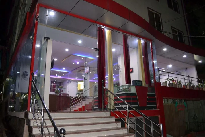 Пачмарай: Hotel Saket
