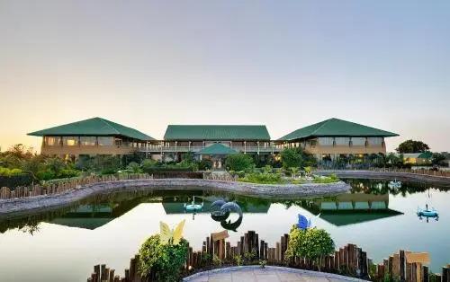 Ахмедабад: 4 Night Starz Club & Spa