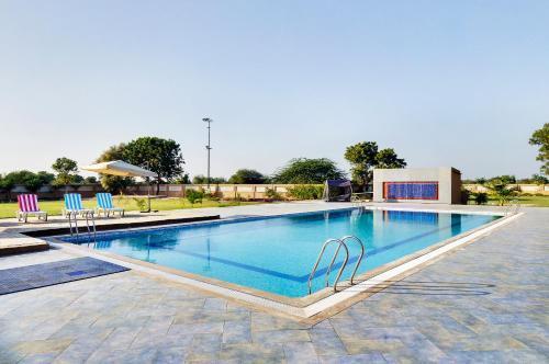Ахмедабад: 4 Night Starz Club & Spa