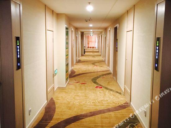 Циндао: Super 8 Hotel Qingdao Jiaozhou Bei Guan