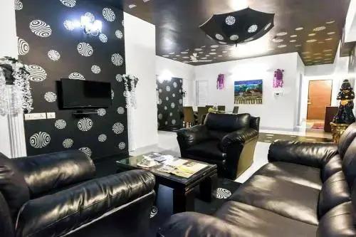 Мумбаи: Corporate Suite- 3 BHK Boriwali East